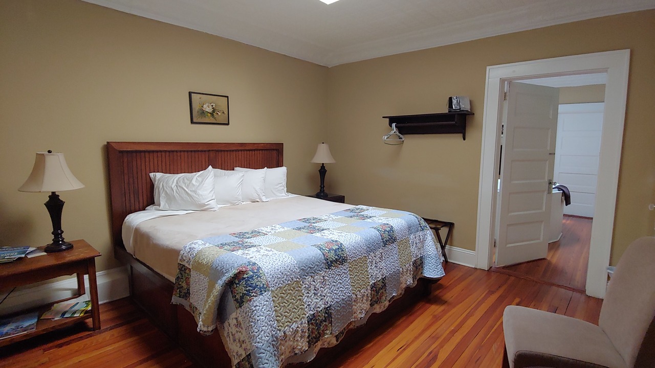 Photo of Bedroom in Hot Springs