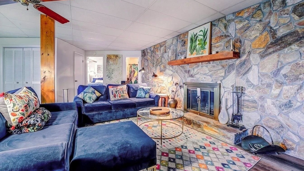 Photo of Livingroom in Monticello