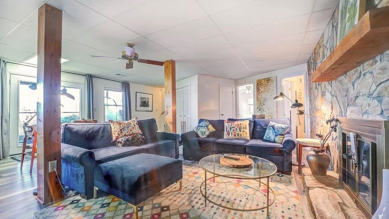 Photo of Livingroom in Monticello