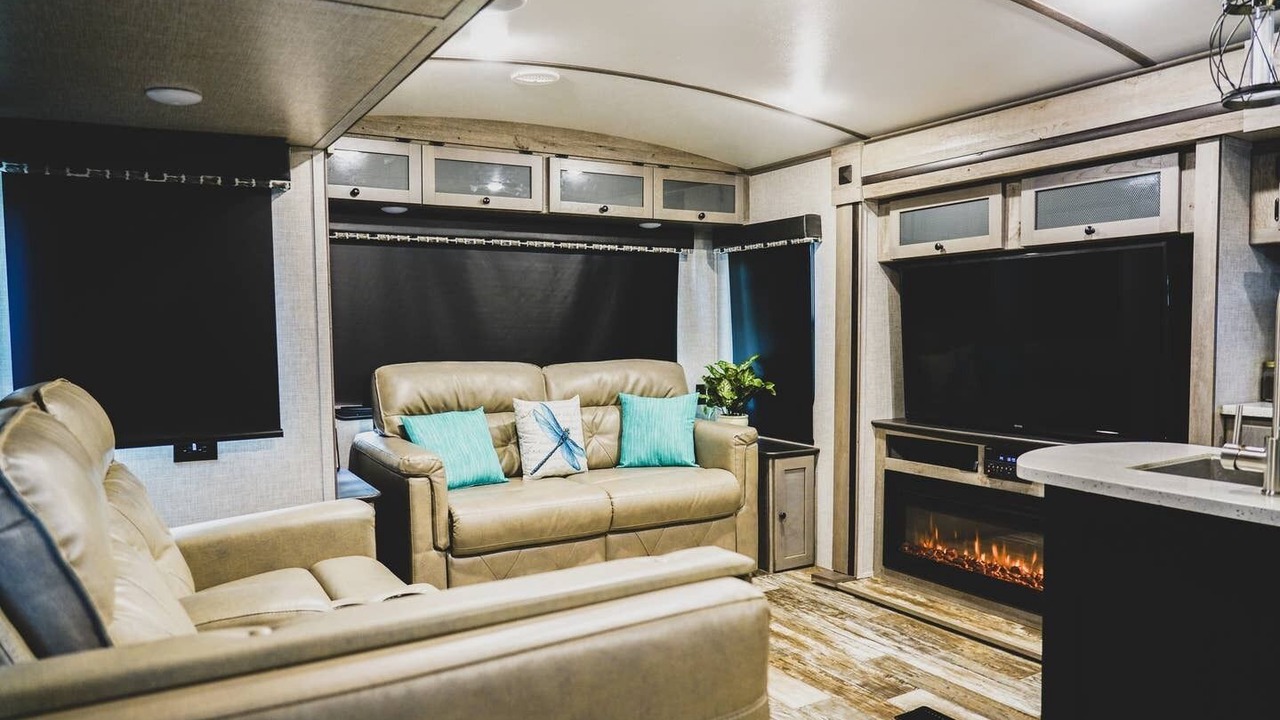 Photo of Livingroom in River Ridge