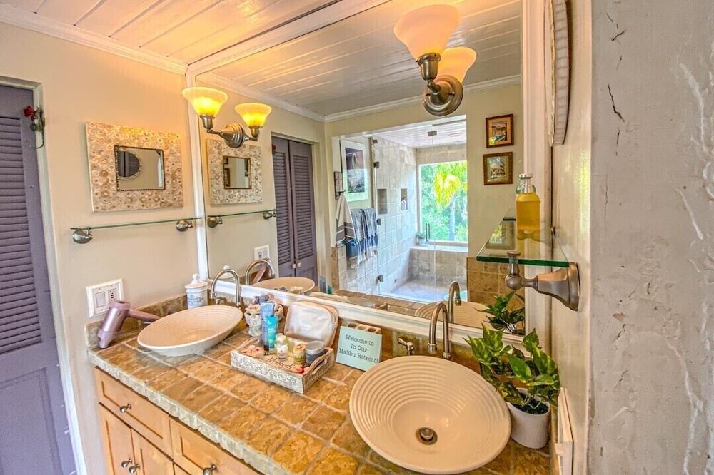 Photo of Bathroom in Calabasas