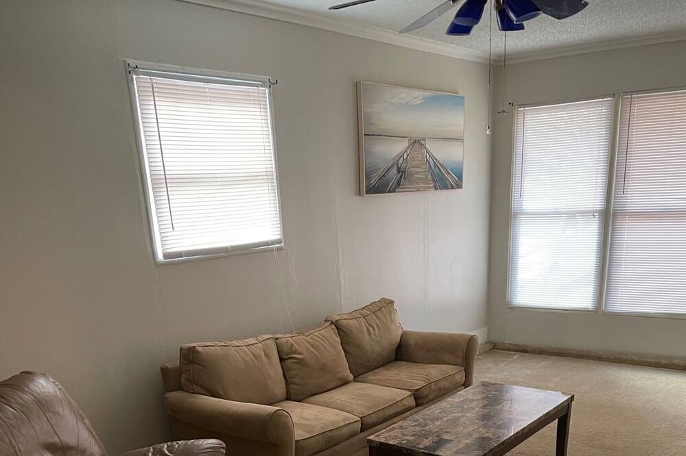 Photo of Livingroom in Augusta
