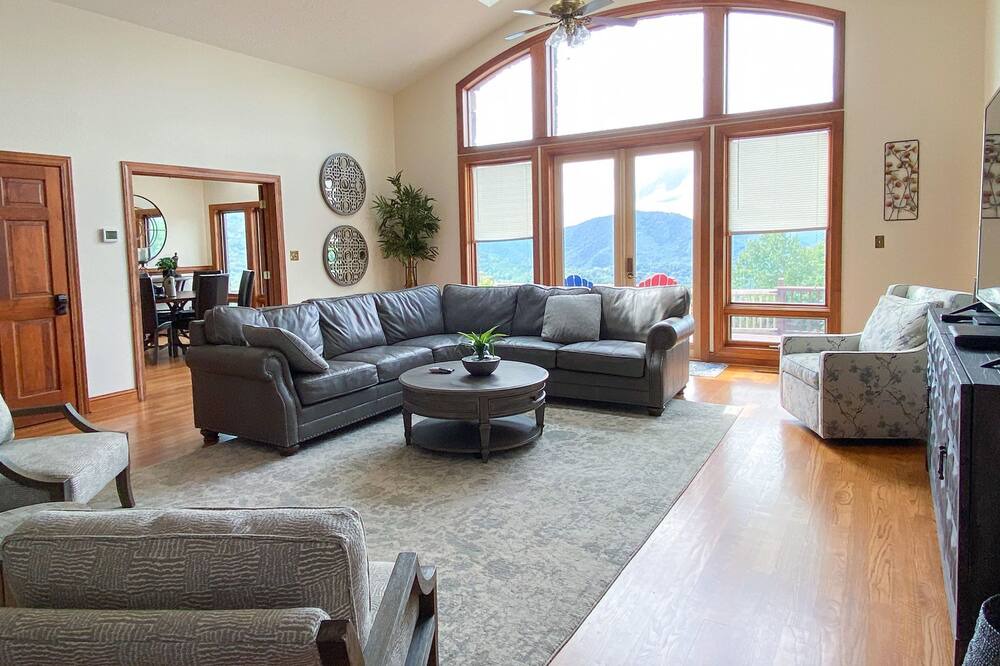 Photo of Livingroom in Clyde