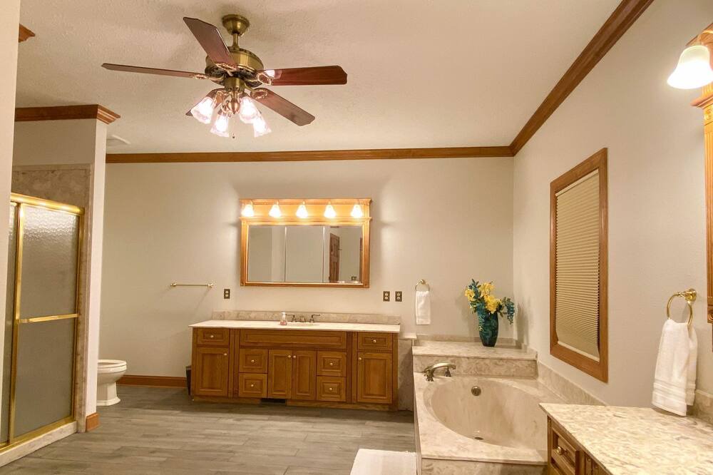 Photo of Bathroom in Clyde
