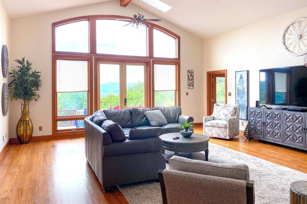 Photo of Livingroom in Clyde