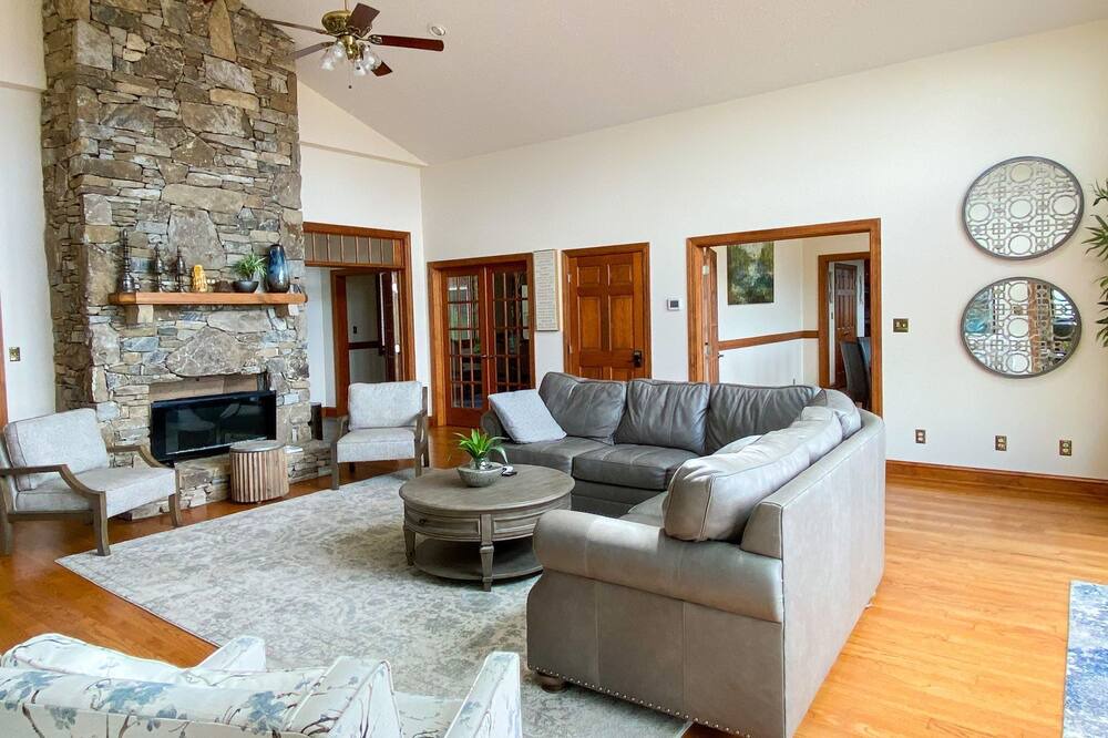 Photo of Livingroom in Clyde