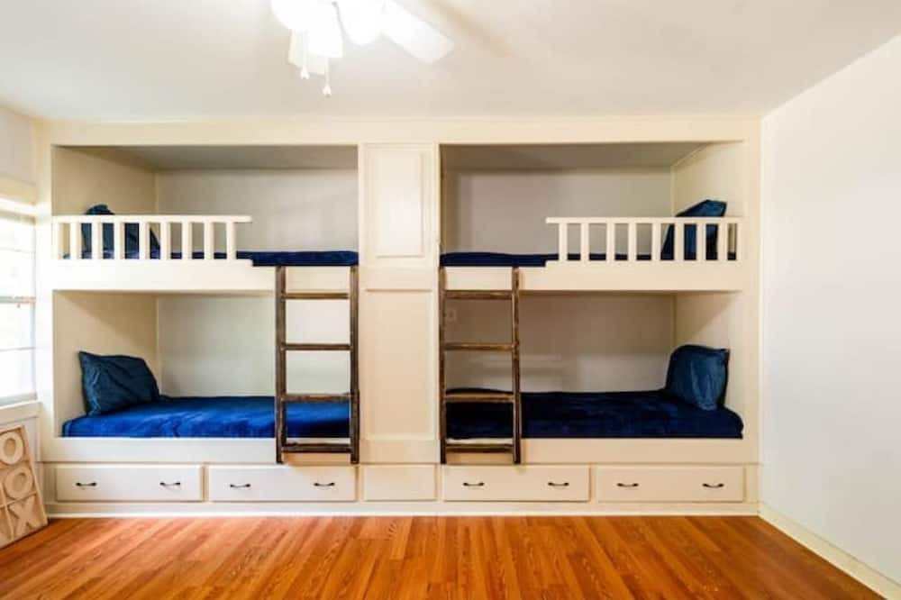 Photo of Bedroom in Lake City