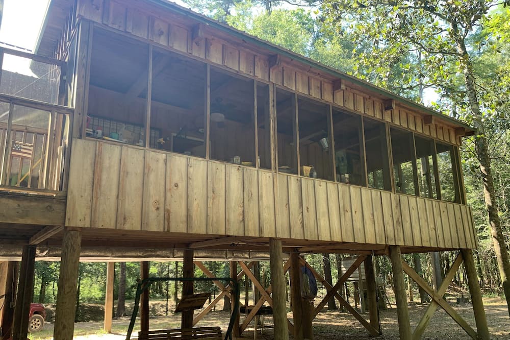Photo of Outdoor in Lucedale