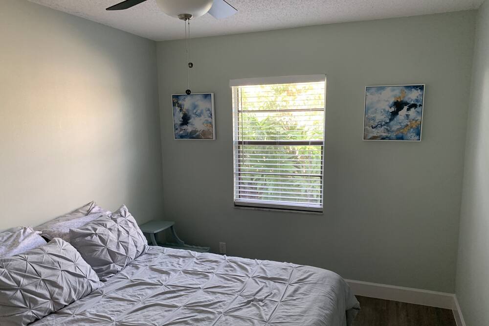 Photo of Bedroom in Indialantic