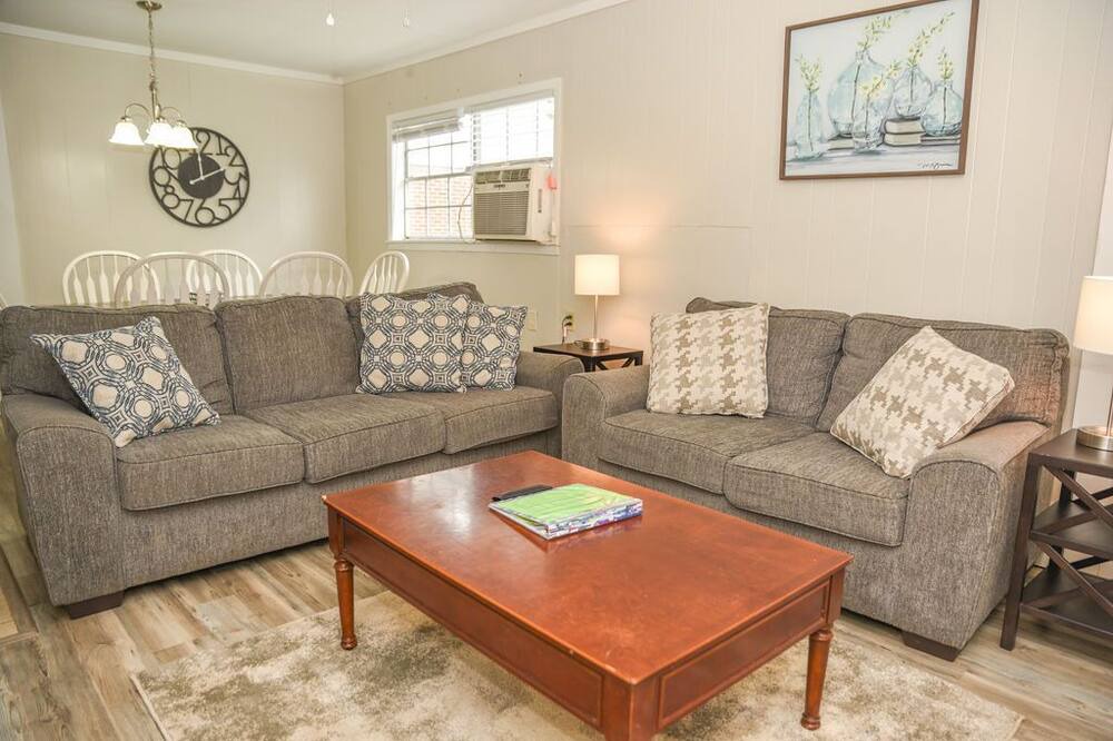 Photo of Livingroom in Grand Bay