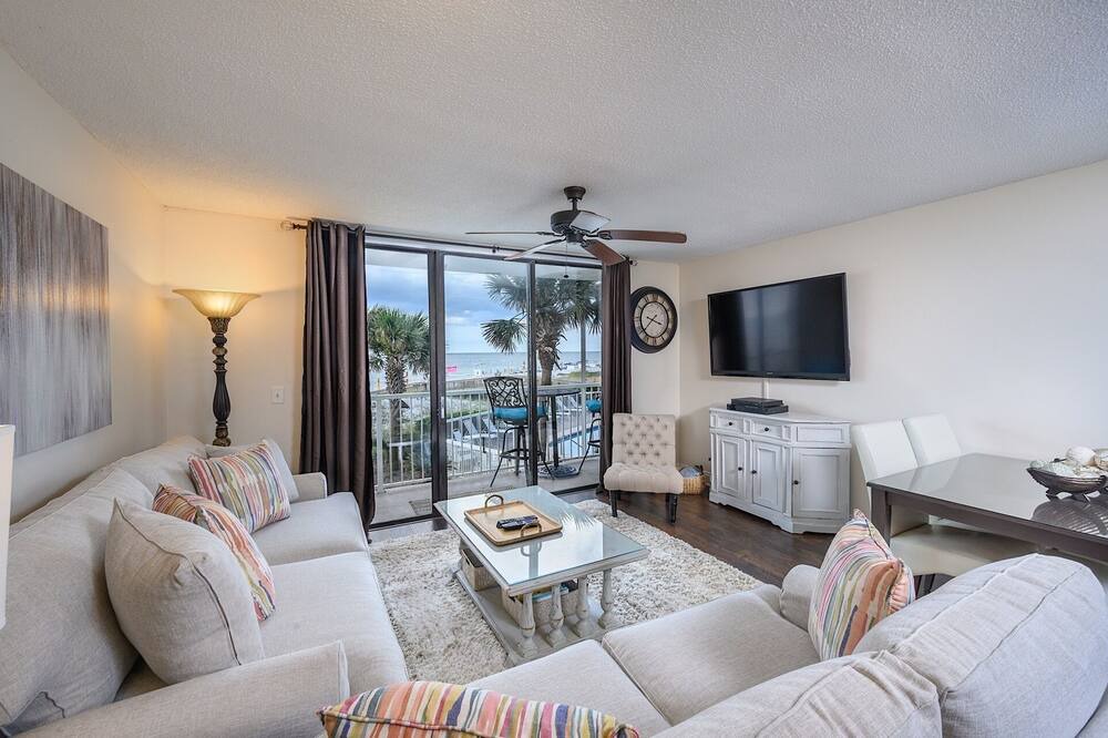 Photo of Livingroom in Ono Island