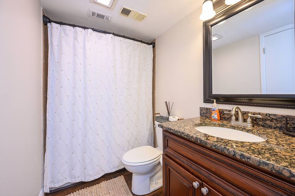 Photo of Bathroom in Ono Island