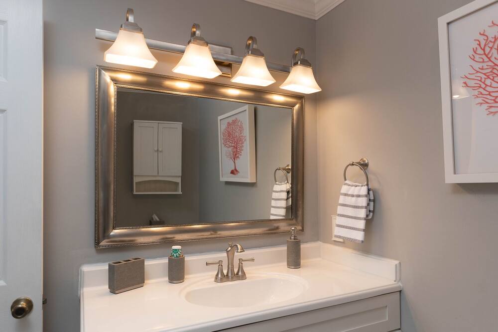Photo of Bathroom in Sealoft Villas