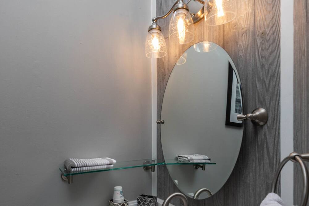 Photo of Bathroom in Sealoft Villas