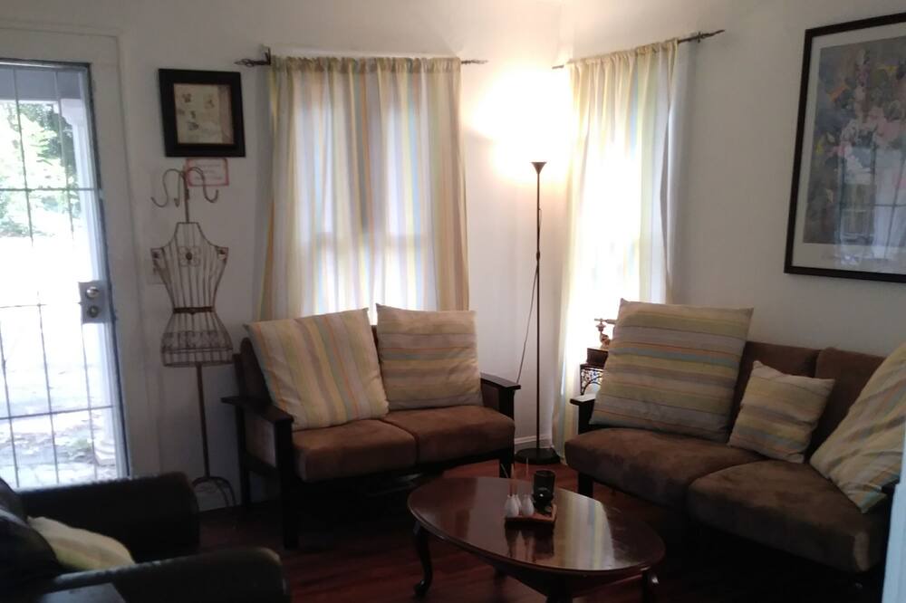Photo of Livingroom in Collier Heights