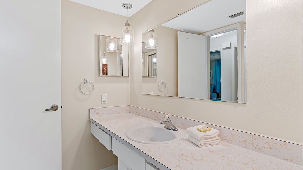 Photo of Bathroom in Independence Square