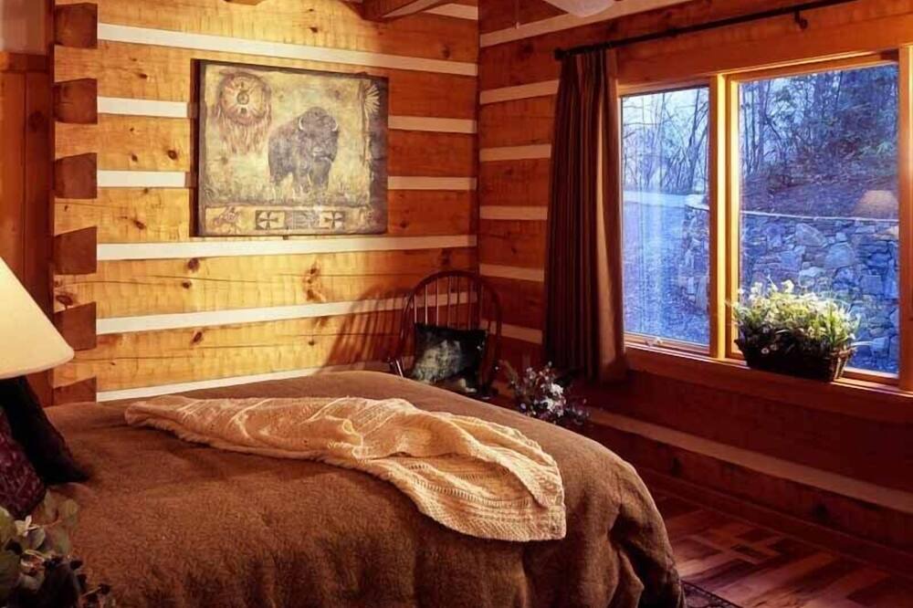 Photo of Bedroom in Waynesville