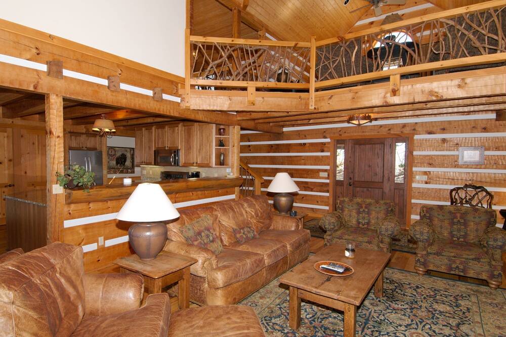 Photo of Livingroom in Waynesville
