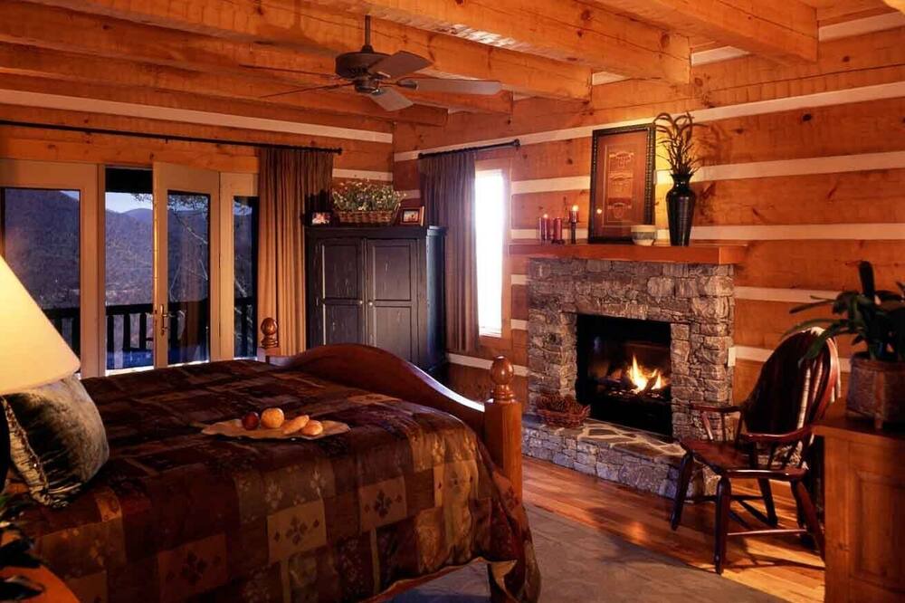 Photo of Bedroom in Waynesville