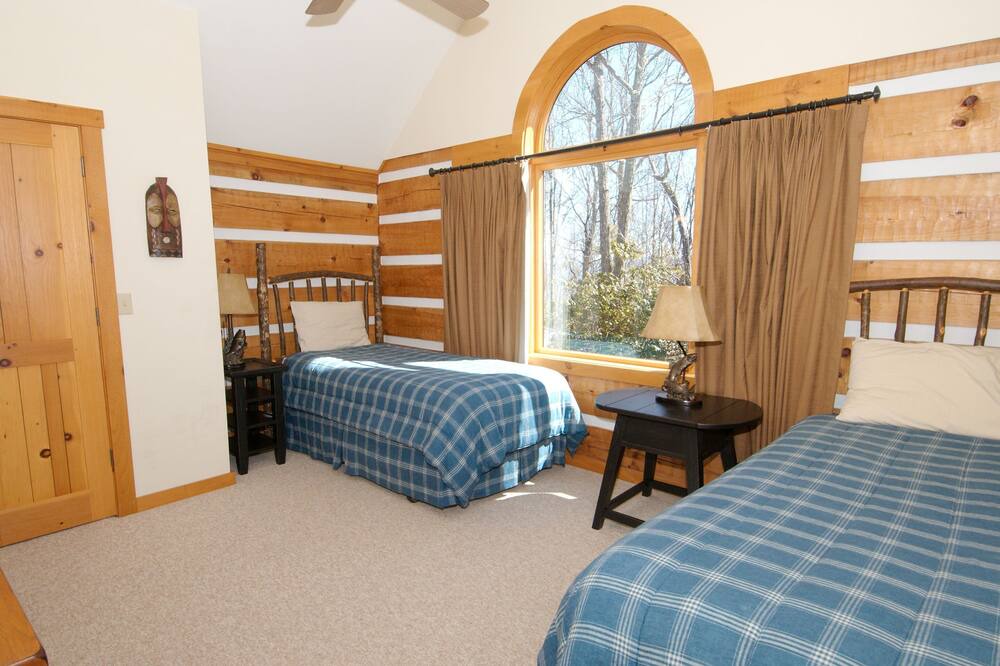 Photo of Bedroom in Waynesville