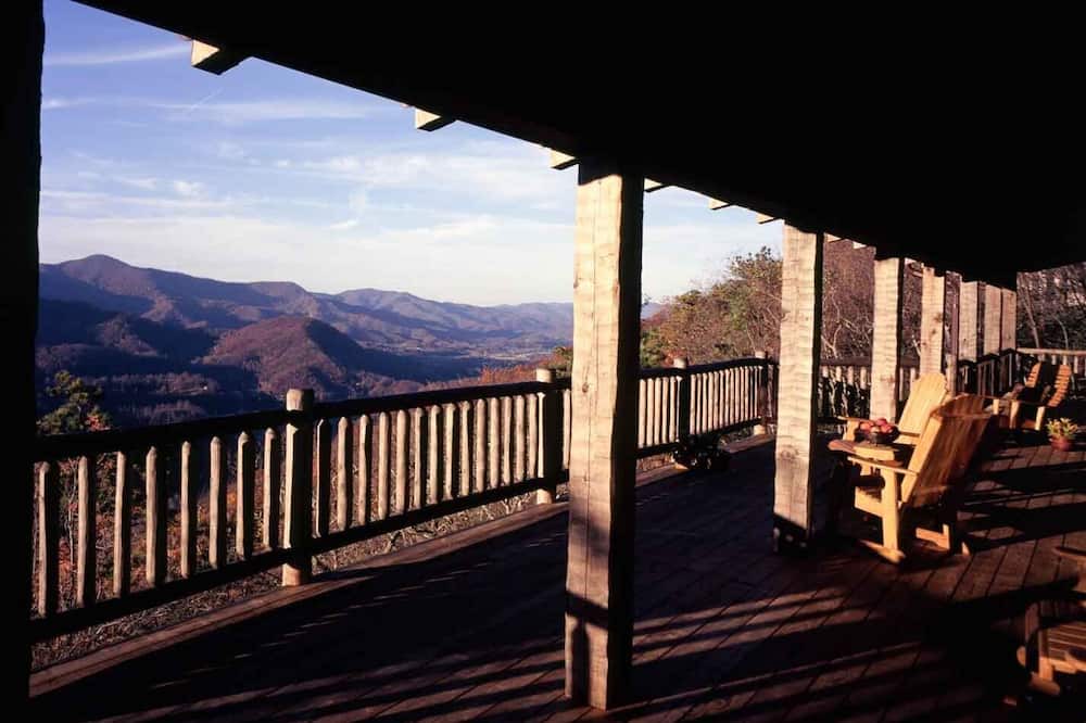 Photo of Patio Balcony in Waynesville