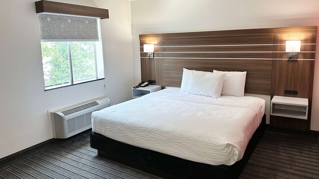Photo of Bedroom in Lithia Springs