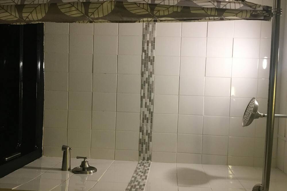 Photo of Bathroom in Jacksons' Gap