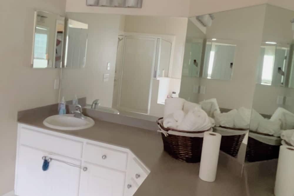 Photo of Bathroom in Killearn Estates