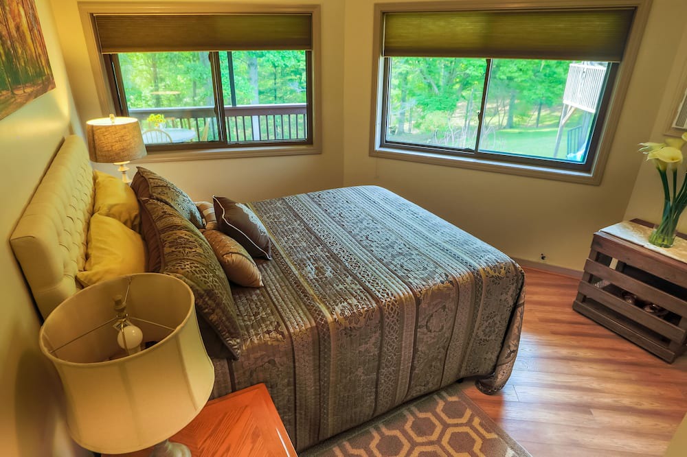 Photo of Bedroom in Asheville