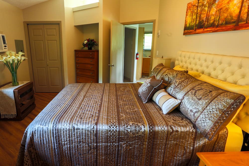 Photo of Bedroom in Asheville