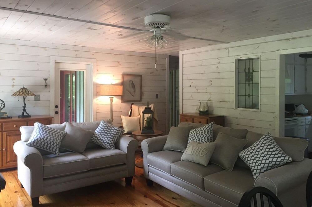 Photo of Bedroom in Blairsville