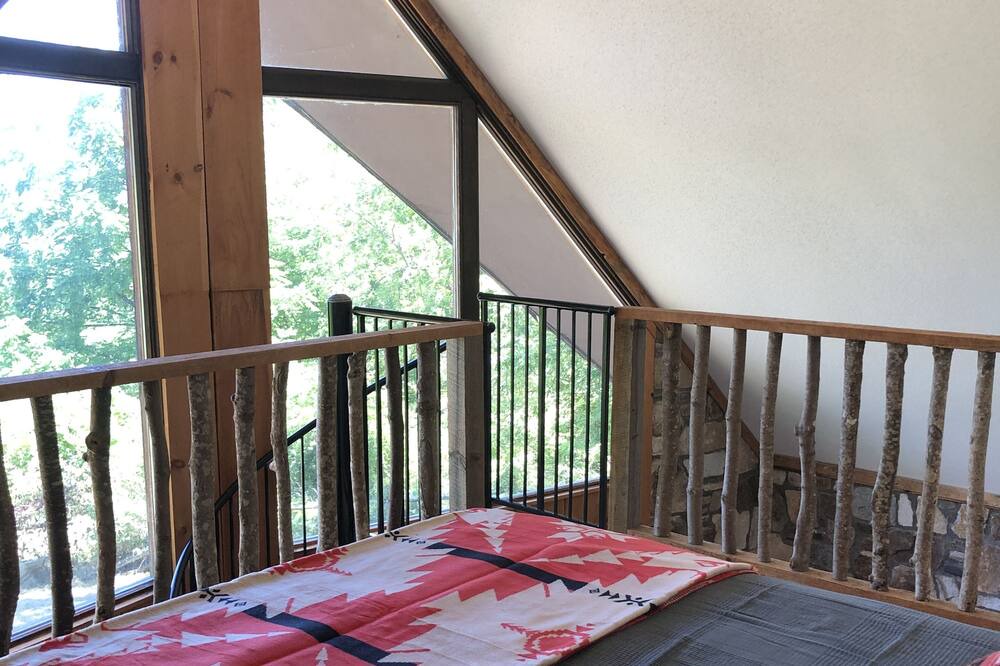 Photo of Bedroom in Lake Toxaway