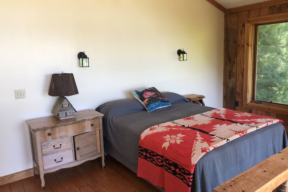 Photo of Bedroom in Lake Toxaway