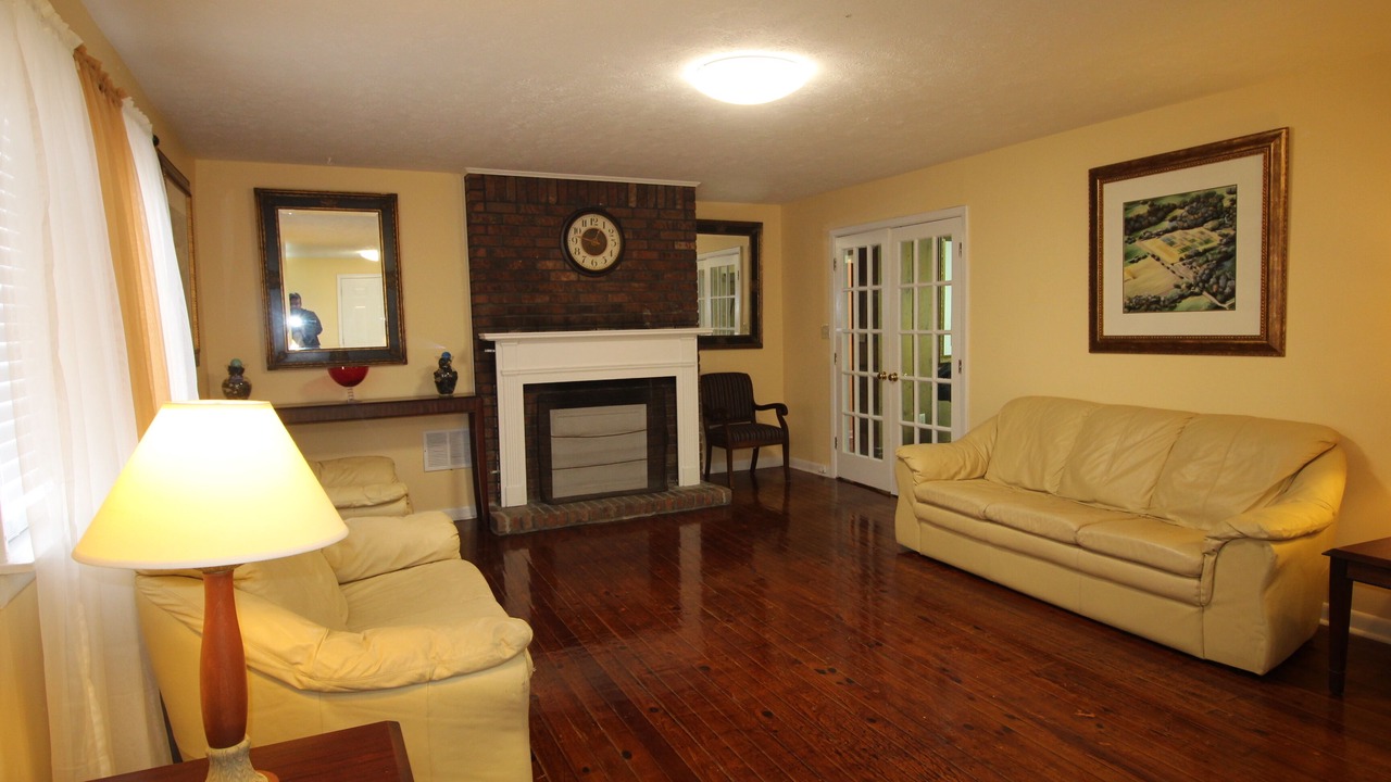 Photo of Livingroom in Cedar Grove