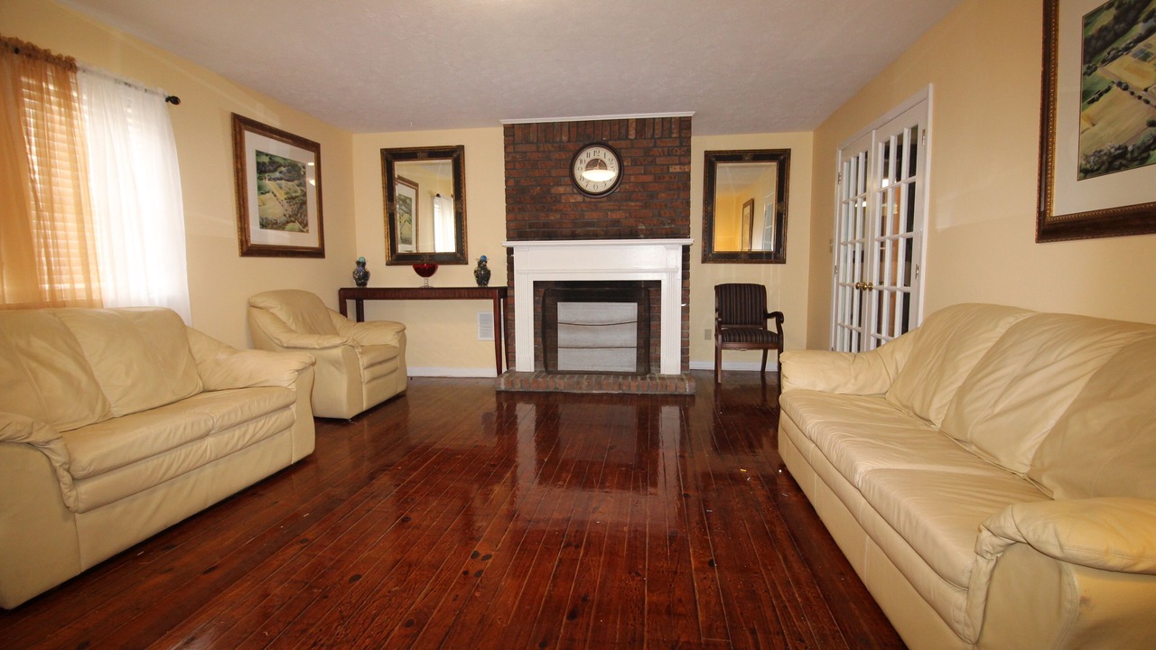 Photo of Livingroom in Cedar Grove