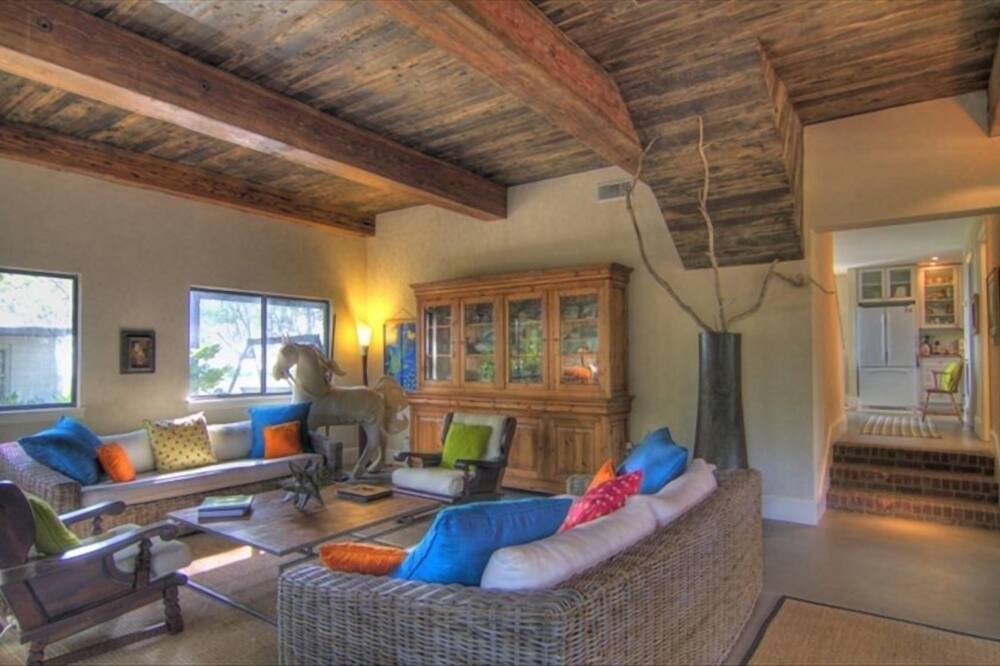Photo of Bedroom in Saint Helena Island