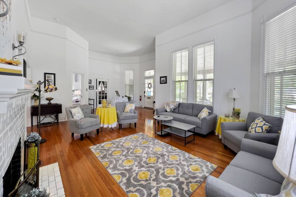 Photo of Livingroom in Eufaula