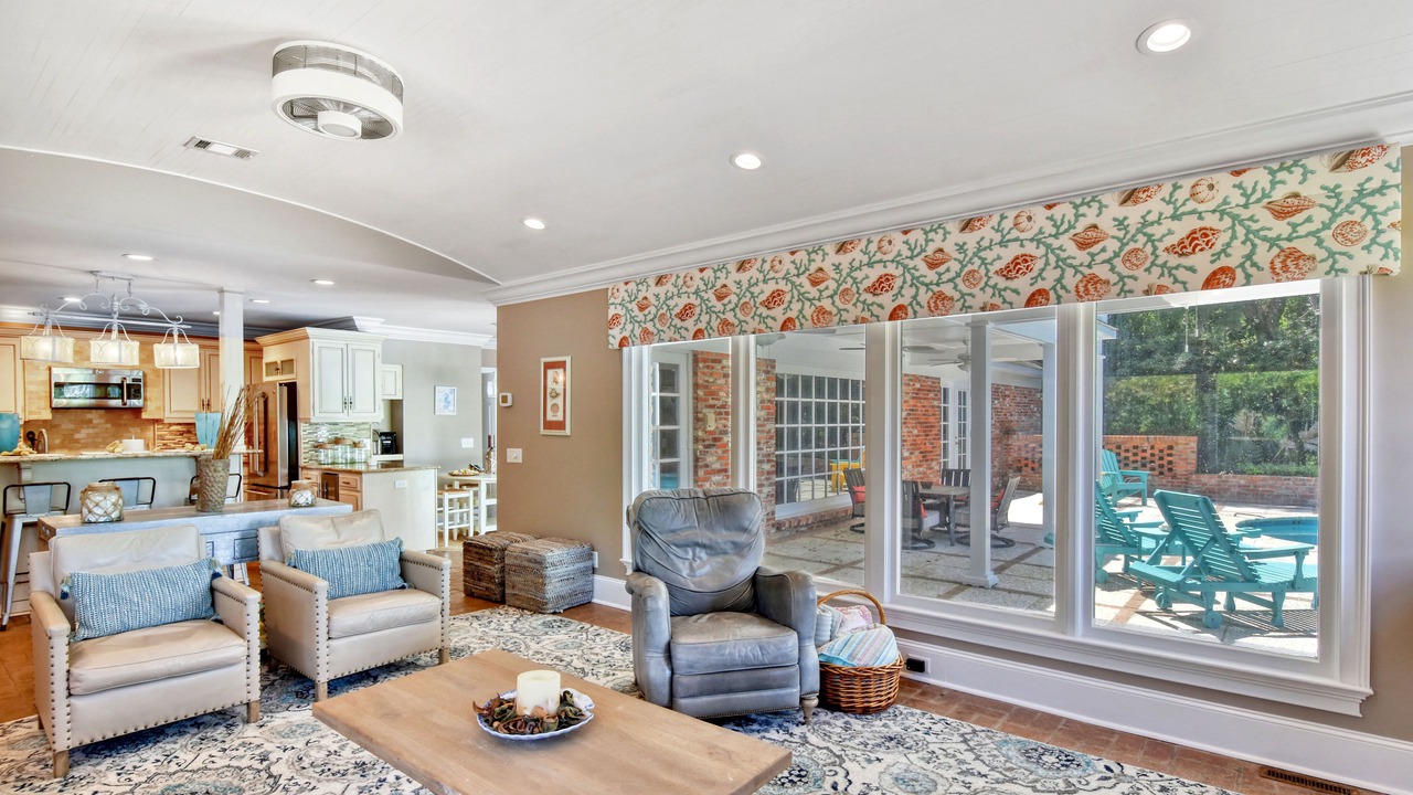 Photo of Livingroom in King City