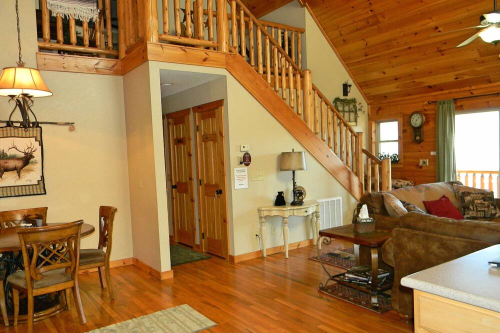 Photo of Livingroom in Waynesville