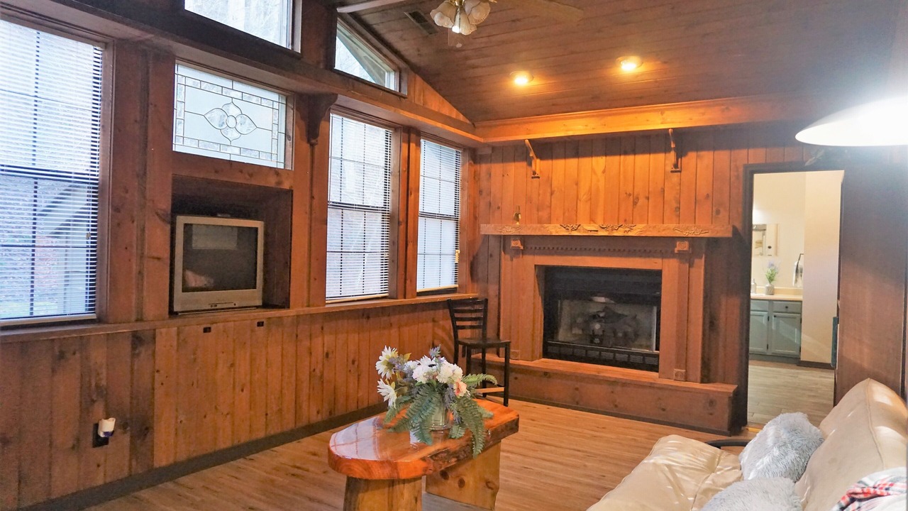 Photo of Livingroom in Cosby