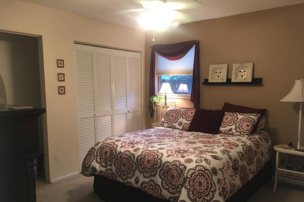 Photo of Bedroom in Sunnyside