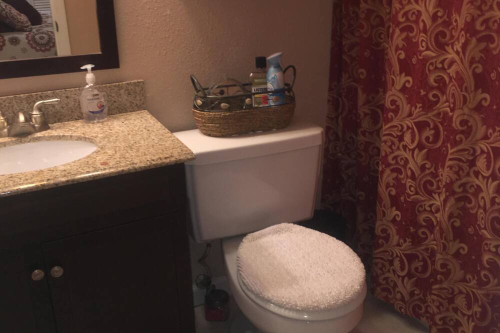Photo of Bathroom in Sunnyside