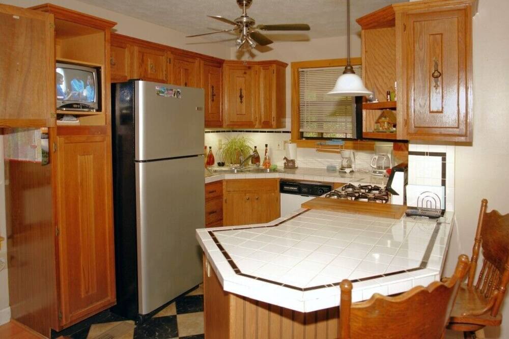 Photo of Kitchen in Cosby