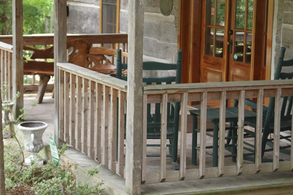 Photo of Patio Balcony in Guntersville