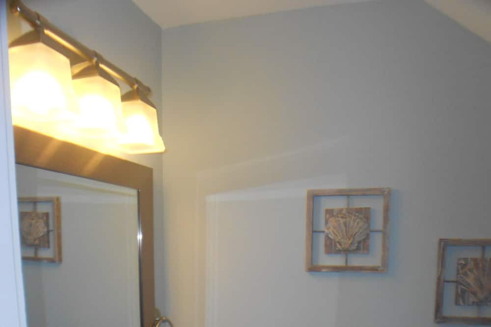 Photo of Bathroom in Jekyll Island