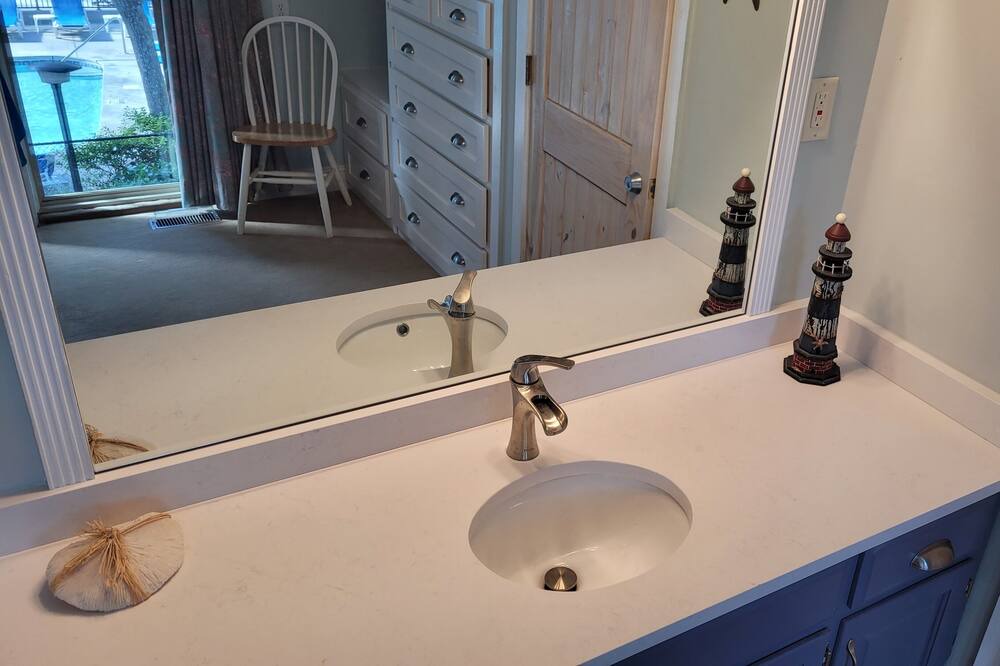 Photo of Bathroom in Jekyll Island