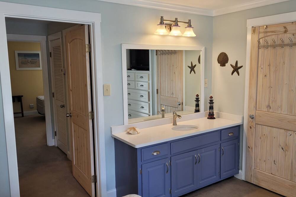 Photo of Bedroom in Jekyll Island