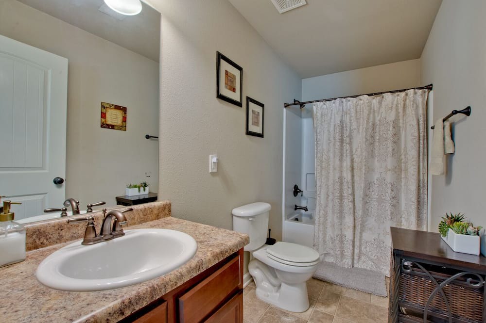 Photo of Bathroom in Normal