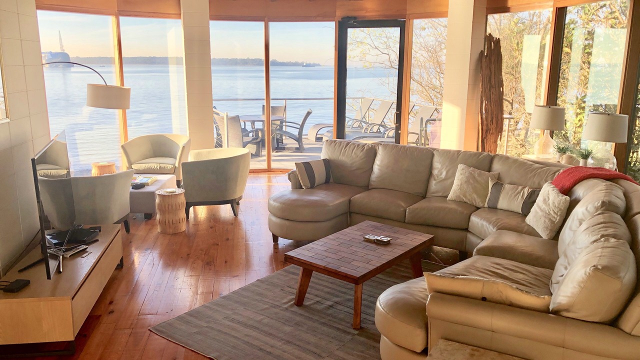 Photo of Livingroom in King City