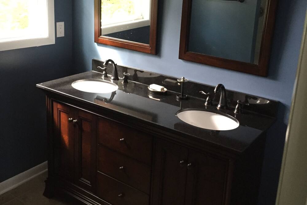 Photo of Bathroom in Mayhew